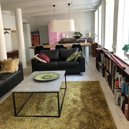 - Ny Adelgade * Kopenhagen