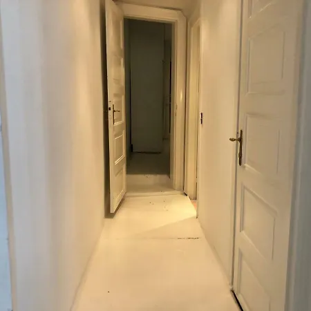 - Ny Adelgade Apartment *